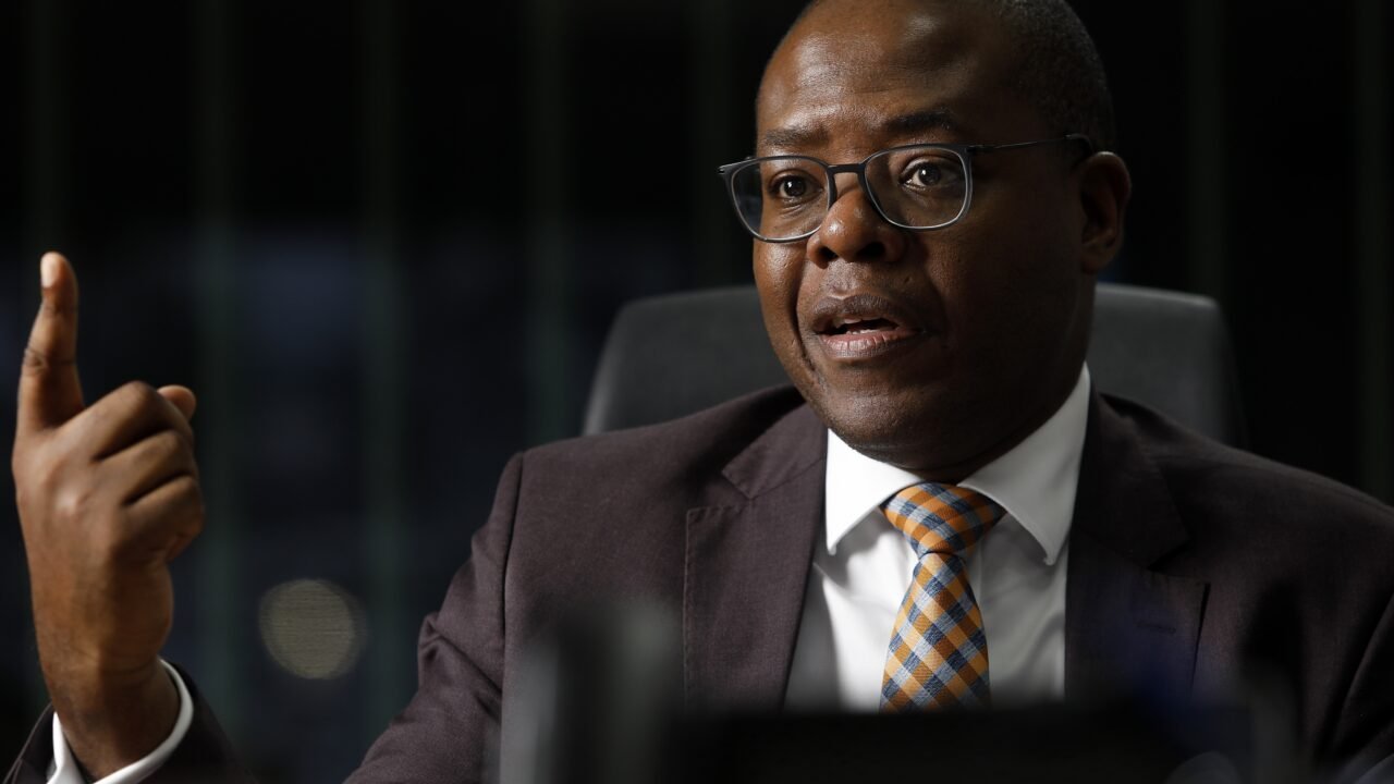 PGR pede ao STF nova tentativa de notificar Silvio Almeida em caso de importunação sexual